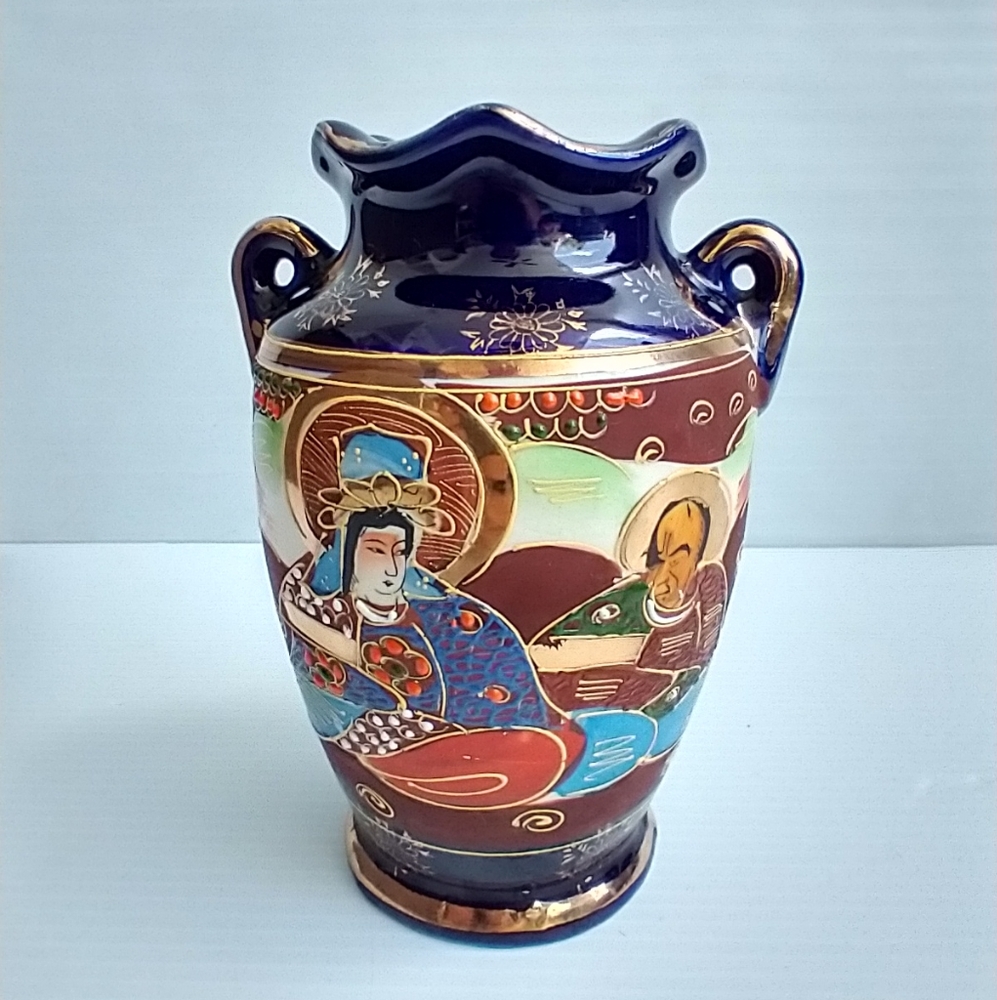 Satsuma Japanese Vase 6.5" Moriage Hand Painted